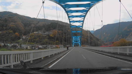 2018_0101_003618_042国道32号を左折して川崎橋を渡り県道32号を右折祖谷温泉を目指します(1).jpg