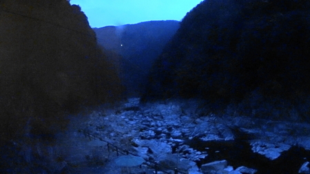 MAH02352露天風呂のケーブルカー乗り場の風景17時17分(1).jpg
